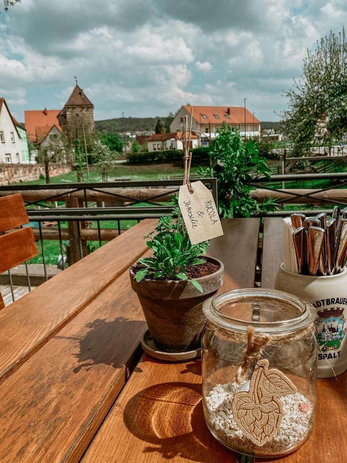 Bayerischer Hof Spalt Hotel Bagian luar foto